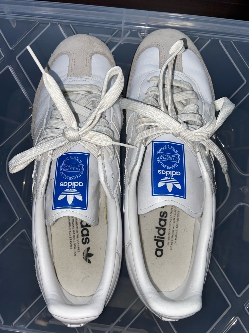 adidas Samba OG Sneakers IE3439 – Cloud White/Gum – Men’s 8
/ Women’s 9.5 / EU 4